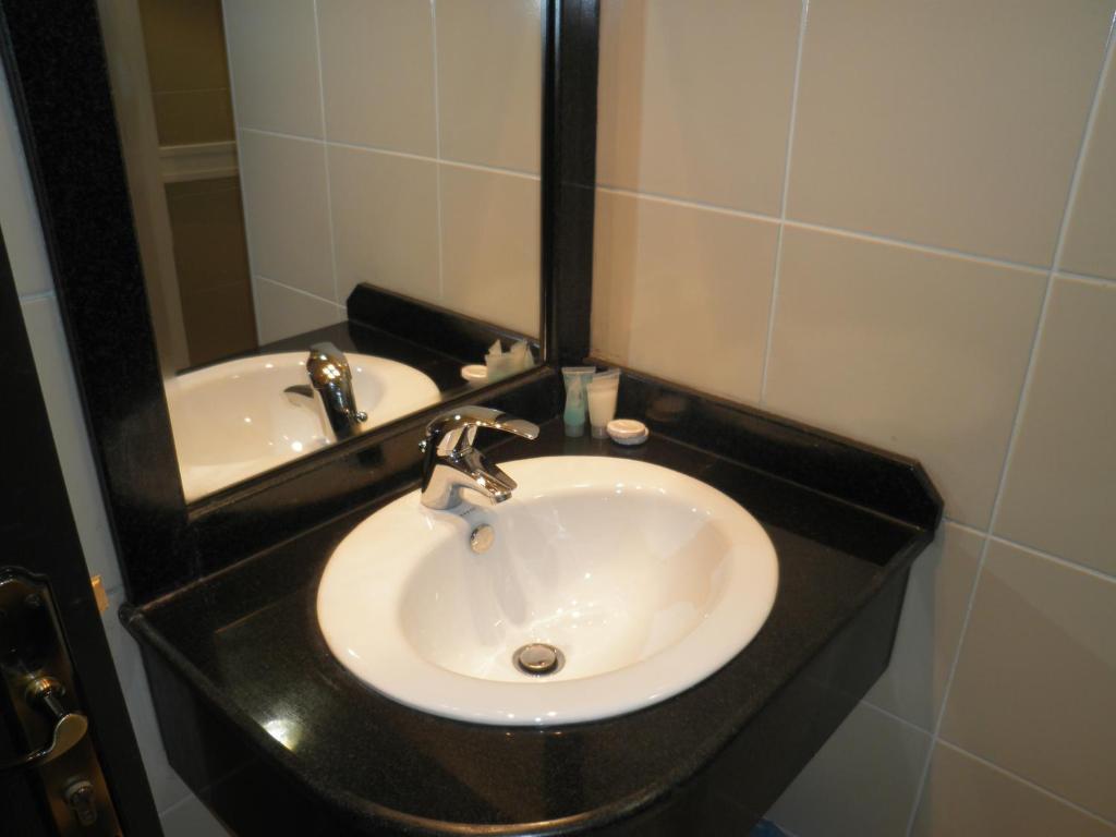 Marina Royal Hotel Suites Kuwait City Pokoj fotografie